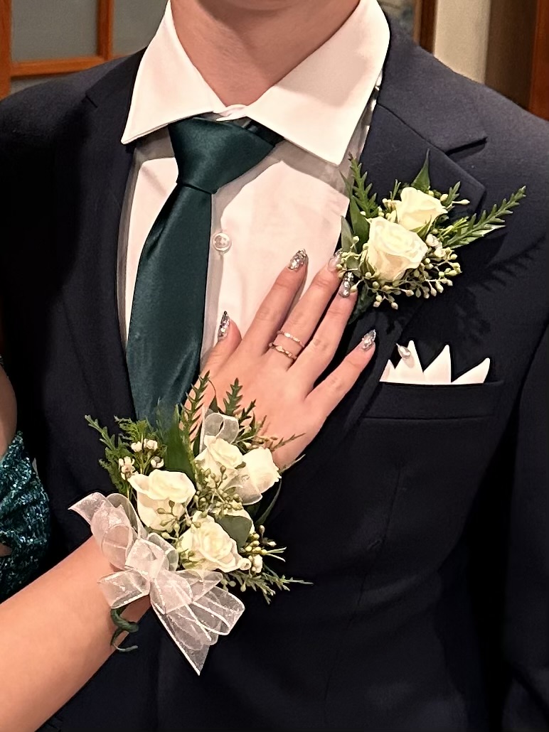 Corsage & Matching Boutonnière Set - Image 2